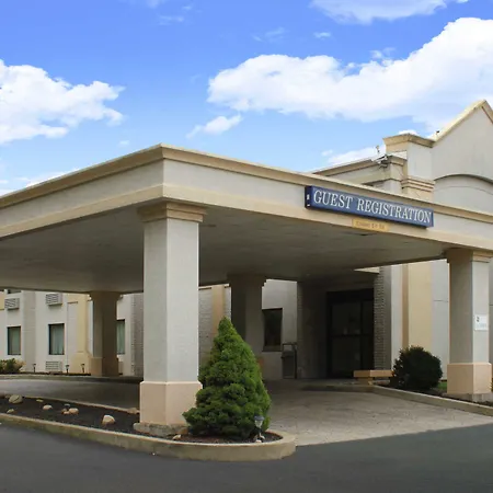 Econo Lodge Akron Gilchrist Road-3